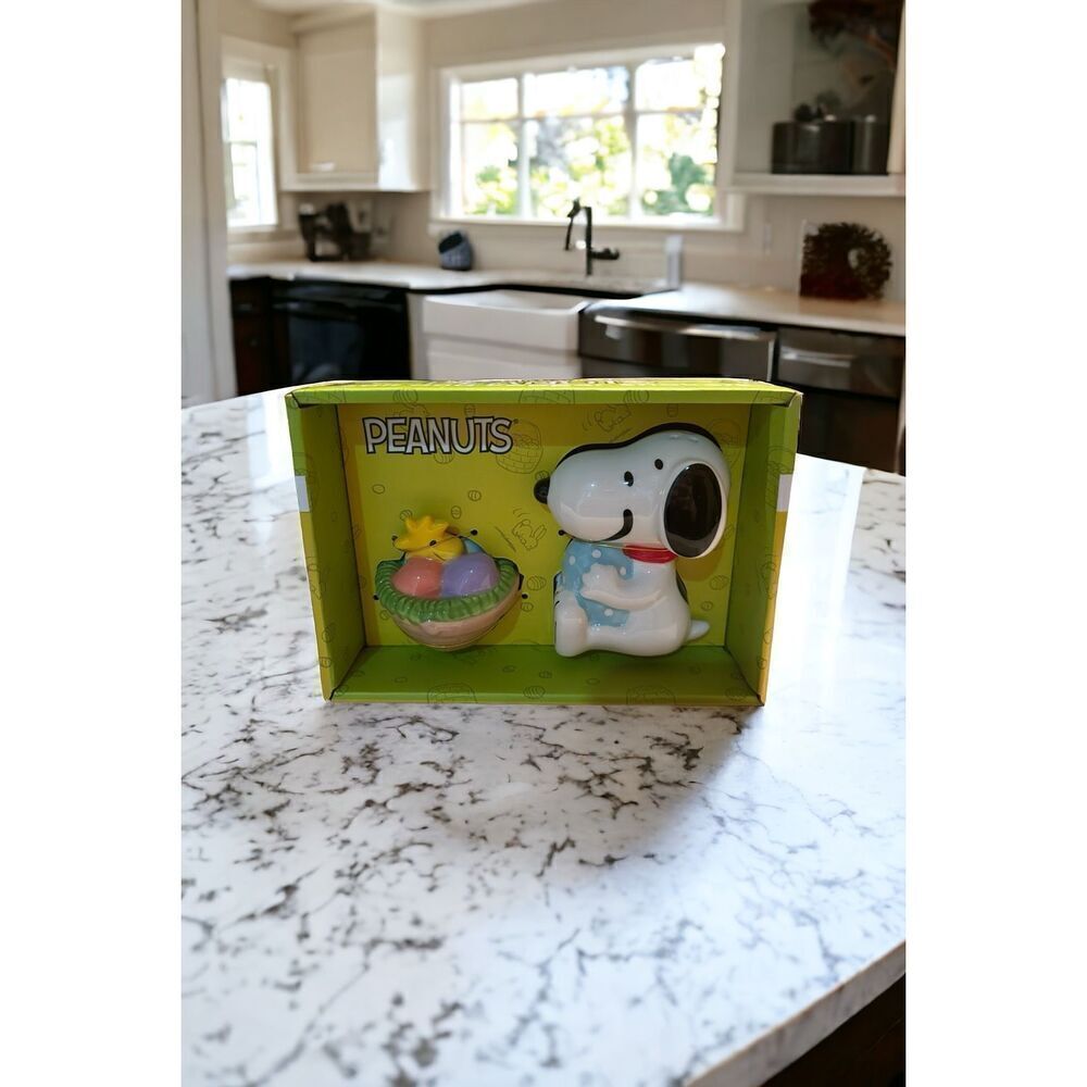 Easter Snoopy Woodstock Ceramic Salt & Pepper Shakers Set Tabletop Decor